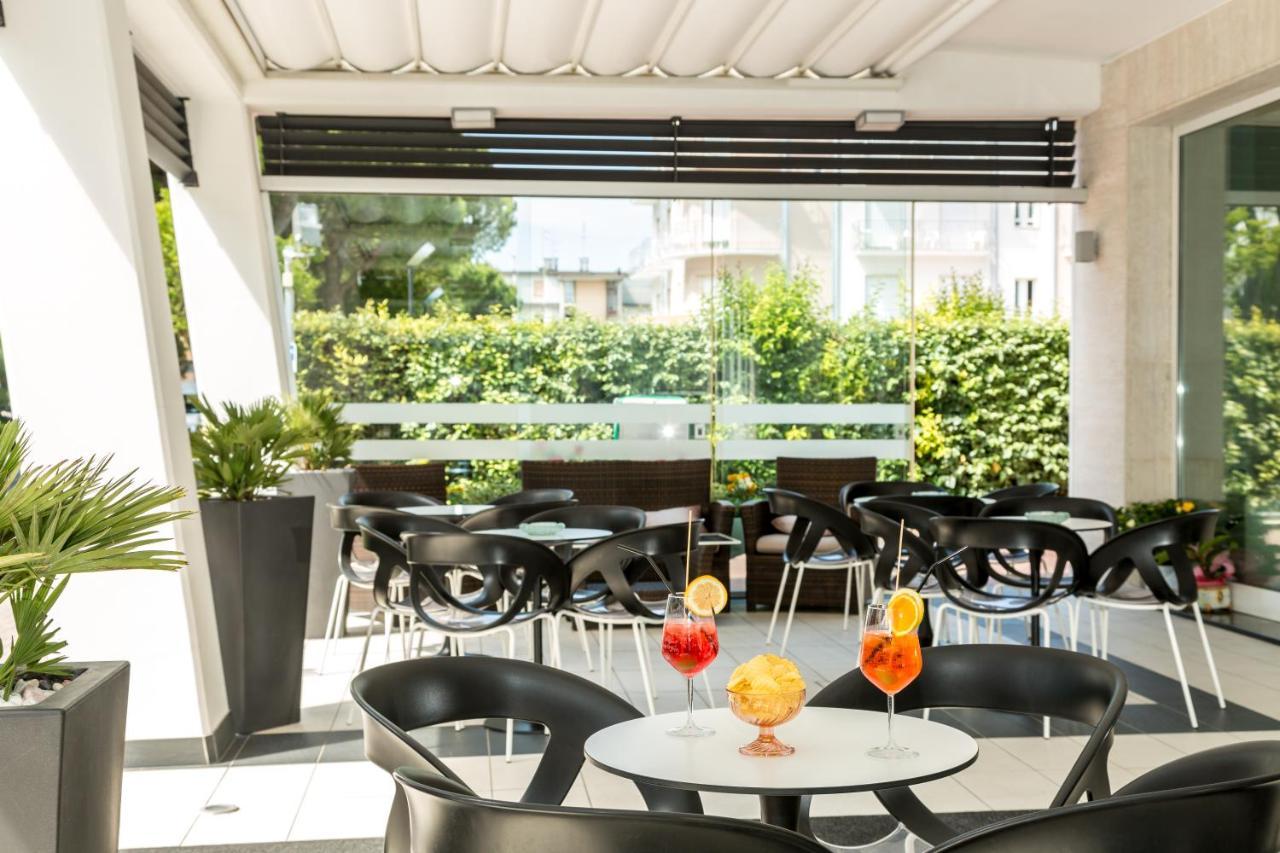 Hotel & Aparthotel Carinthia S Lido di Jesolo Ngoại thất bức ảnh