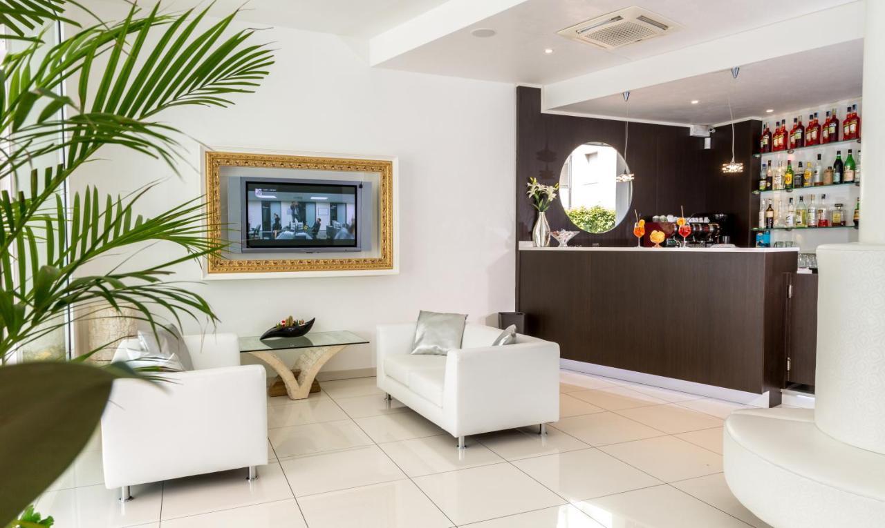 Hotel & Aparthotel Carinthia S Lido di Jesolo Ngoại thất bức ảnh